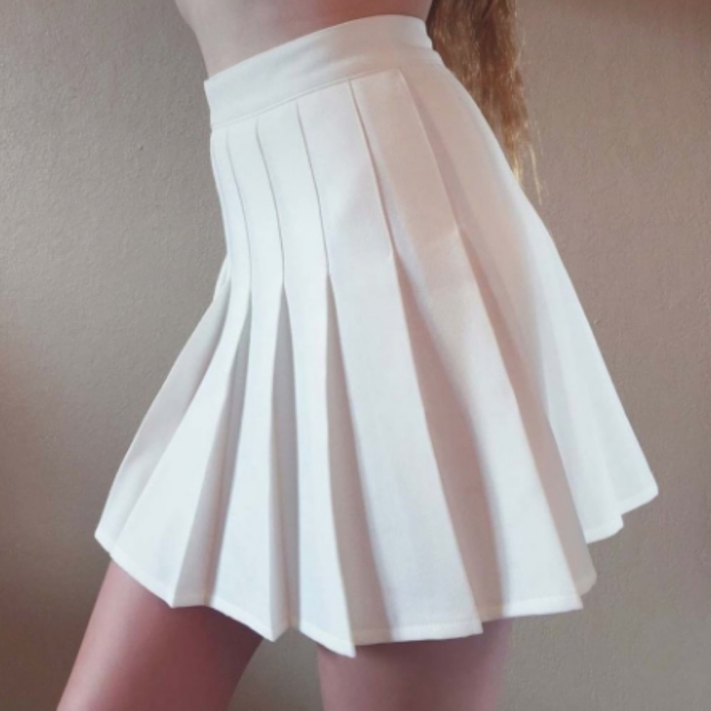 White pleated tennis skirt